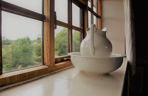 Newcastle-on-Clun House | Escape to this beautiful country retreat, rural location & excellent facilities