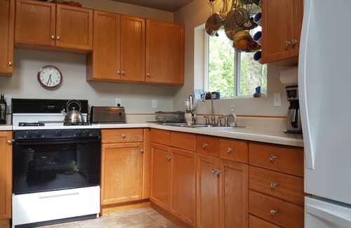 Trapper Creek House | Escape to Trapper Creek - Cozy 2-Bedroom Vacation Home