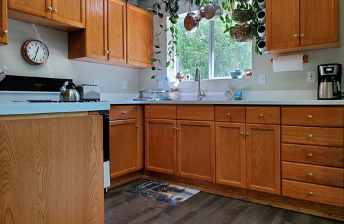 Trapper Creek House | Escape to Trapper Creek - Cozy 2-Bedroom Vacation Home