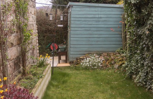 Aislaby Cottage | ESKSIDE COTTAGE, pet friendly, character holiday cottage in Sleights