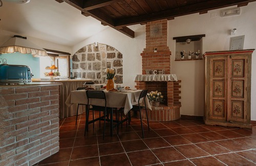 Sant'Agata de'Goti Apartment | Esmeralda Bed and Breakfast