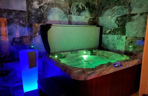 Saint-Amand-les-Eaux Bed & Breakfast | Espace bien être Jacuzzi