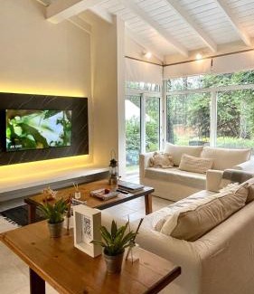 Carilo House | Espectacular casa en Cariló frte al Golf 8 personas