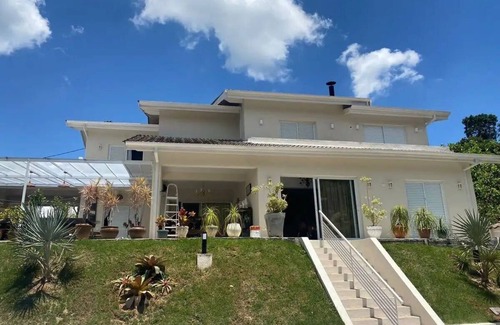 Sorocaba House | Espetacular e Charmosa Casa, Condomínio Fech, Ar, Spa+hidro, Piscina, Tv, Wifi,
