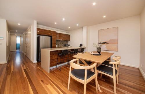 Brighton Apartment | Esplanade Escape to the Brighton Beach Boxes