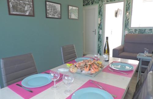 Le Treport Apartment | ESPLANADE FRONT DE MER 113 1er Etage Lit fait WIFI Taxe de séjour incluse