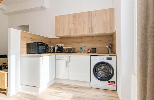Quartier des Eaux-Claires Apartment | Esprit Jungle : tout équipé, une chambre, wifi fibre