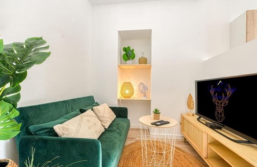 Quartier des Eaux-Claires Apartment | Esprit Jungle : tout équipé, une chambre, wifi fibre