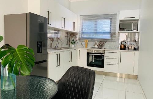 Windhoek Apartment | Essence Lifestyle Self-Catering Accommodation - Academia