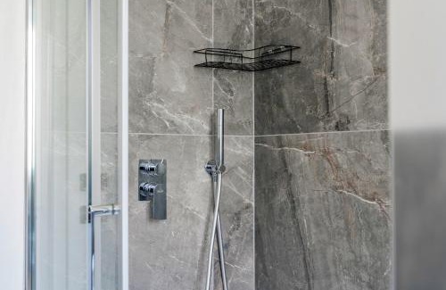 Sant'Eufemia Apartment | ESSENZA MODERNA Design & Quiete