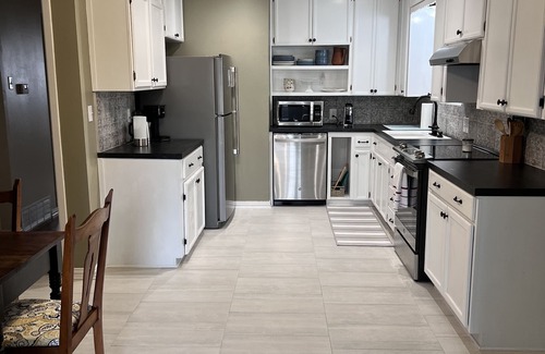 Temple House | Established quiet neighborhood, centrally located well appointed home