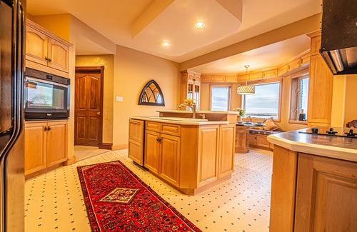 Petawawa House | Estate house on the Ottawa river with 47 KM's of boating