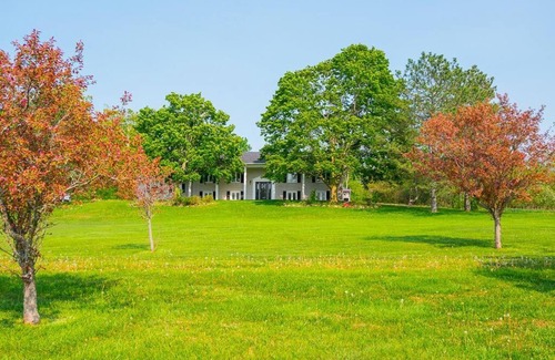 Otonabee-South Monaghan House | Estate ~ Swimming Pool ~ Games ~ Kawartha Lakes
