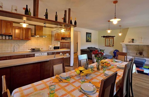 Buzet Villa | Estate with four stone villas and swimming pool
