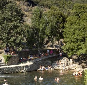 Casas del Monte House | ESTE FINDE, además, te espera un detalle de BIENVENIDA EXCLUSIVO Descubre el Valle del Ambroz piscinas naturales cristalinas, calma total y atardeceres únicos desde tu terraza