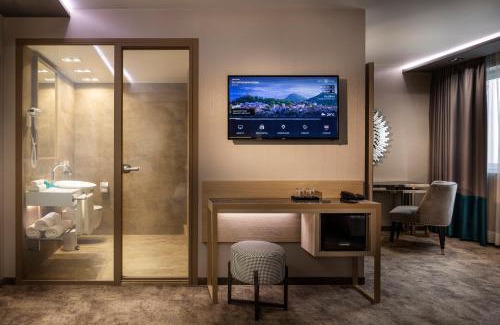 Plovdiv Hotel | - ESTE PARK HOTEL - part of Urban Chic Luxury Design Hotels - Parking & Compliments - next to Shopping & Dining Mall Plovdiv