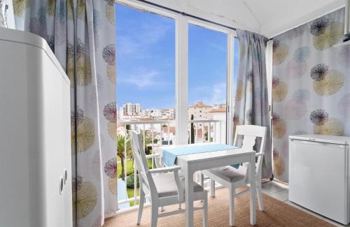 Santa Margarida Apartment | Estudio cerca del Mar con Balcon