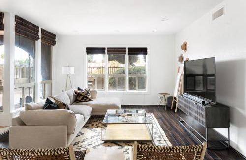 Raskin Estates House | Eugie Retreat Professionally designed bohemian dream with pool