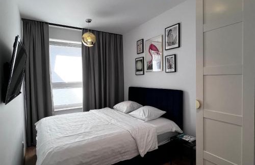 Tomaszow Mazowiecki Apartment | EUROPA22 Apartament "Sen jak w pięciogwiazdkowym hotelu" - JAKOŚĆ, nie ilość - CENTRUM MIASTA w atrakcyjnym miejscu obok parku ze stawem