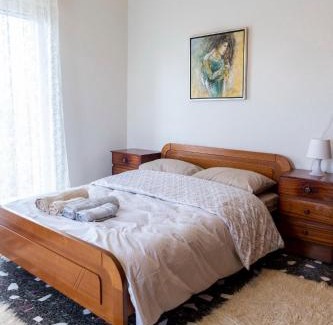 Mavromati Apartment | Evans House