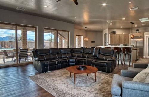 Tucson Apartment | Event Ready Spacious Tucson Villa with Private Pool on 4 Acres and Stunning View