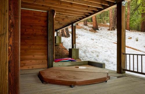 Cold Springs House | Evergreen Escape Lodge