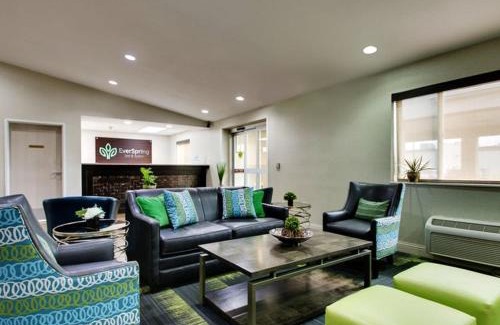 Oskaloosa Hotel | EverSpring Inn & Suites