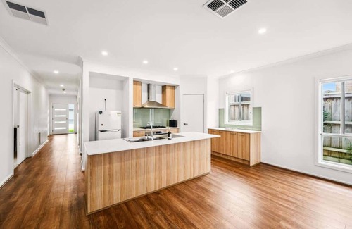 Clyde House | Everything You Need - Family Retreat in Clyde