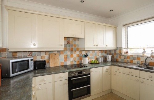 Rhyd-y-clafdy Cottage | EWYN GWYN, pet friendly, character holiday cottage in Pwllheli