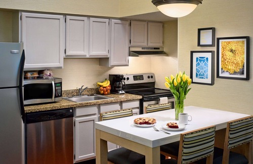 Westlake Hotel | Excellent Part of Ohio to Stay! 3 Relaxing Units, Free Parking, Pool