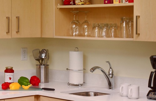 Westlake Hotel | Excellent Part of Ohio to Stay! 3 Relaxing Units, Free Parking, Pool