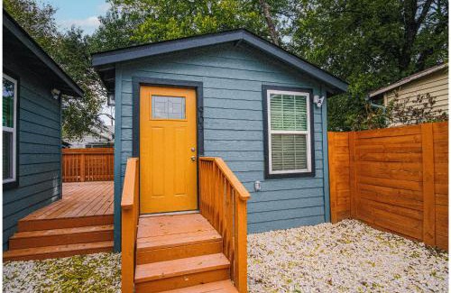 Historic Garderns House | Exceptional 5BR So Close to Riverwalk and Downtown