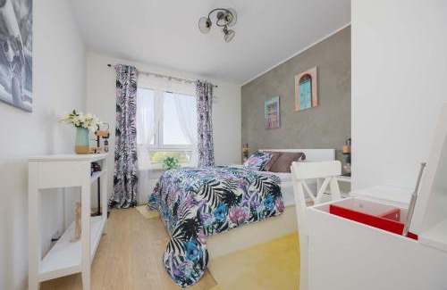 Bialoleka Apartment | Exceptional Apartment in Warsaw with Parking by Noclegi Renters
