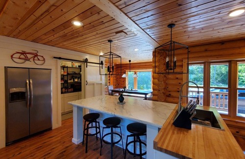 Atlantic Mine House | Exceptional Log home on Lake Superior - Near Houghton and Hancock MI