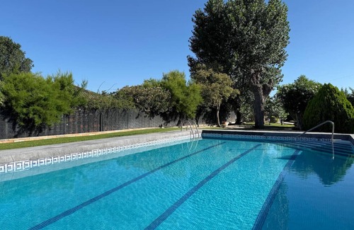 Fuente el Saz de Jarama Villa | Exclusive Villa Madrid Garden Bbq Pool Wifi