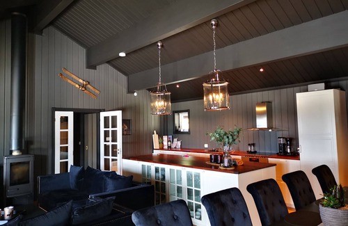 Kvinesdal House | Exclusive cabin, 13 beds, panorama view
