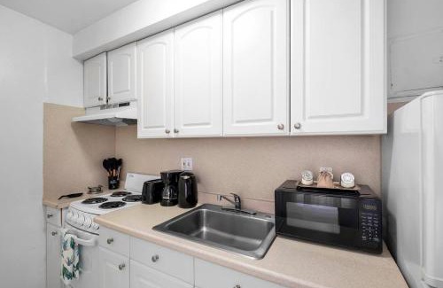 Chinatown Apartment | Exclusive Flat In Center City