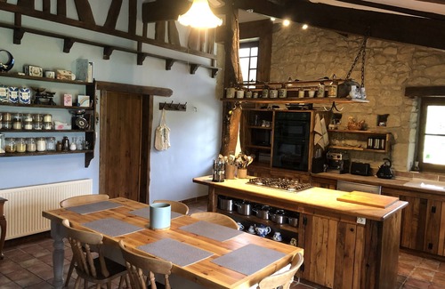 Montignac-de-Lauzun Villa | Exclusive Use Private Rural 4 bed Detached Farmhouse, 6 Hectares, Stunning Views