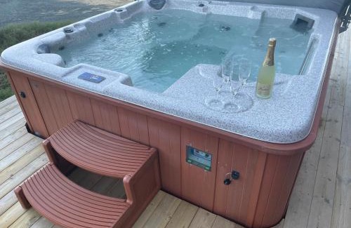 Kviteseid House | Exclusive Funkis Cabin, Lake View, Rooftop Terrace, Jacuzzi, Sauna, Close to Golf and Alpine
