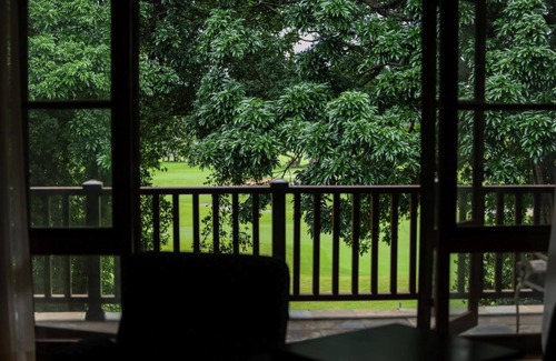 Pennington House | Exclusive Golf Estate Home | Pool | Balcony