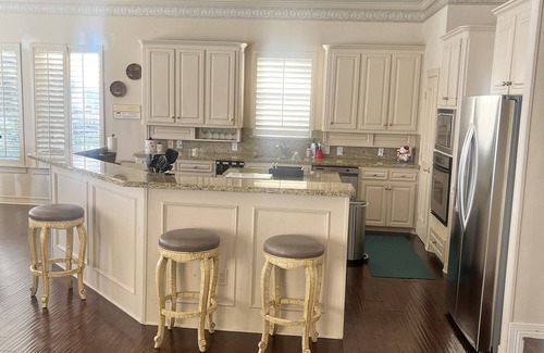 Frisco House | Exclusive Luxury Gated 3600 sqft 3 Bedroom Pet Friendly w Pool Golf Course Views