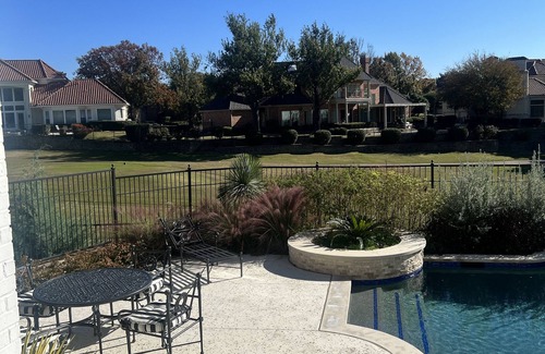 Frisco House | Exclusive Luxury Gated 3600 sqft 3 Bedroom Pet Friendly w Pool Golf Course Views
