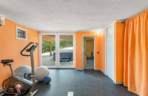 Sarzana Villa | Exclusive Villa, A/C, Pool, Sauna, Gym, Beach Volleyball, Free Wi-Fi, Sat TV, BBQ
