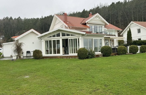 Uddevalla Municipality House | Exclusive villa with sea view in Uddevalla | SE09057