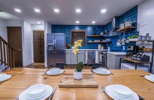 Village at Camelback House | Exec fun for Hot Tub Sauna Kayaks