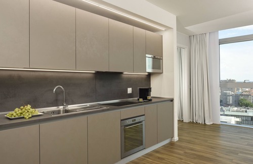 Centro Direzionale Apartment | Executive four-room apartment with city view - Torre Galfa Milan | An Experiences