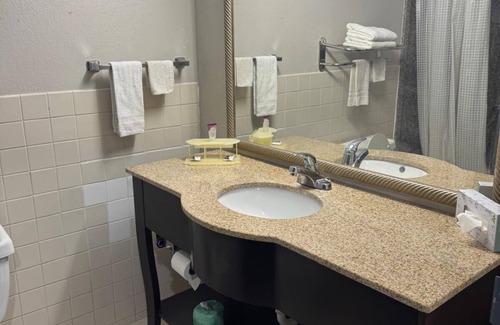 Baker Hotel | Executive Inn and Suites Baker