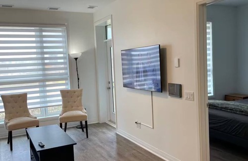 Oakville Apartment | Executive Luxury Apartment.