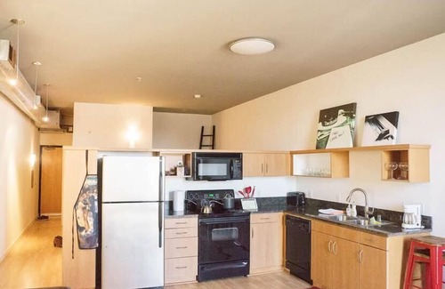 Gaslamp Quarter Condo | Executive rental in heart of Downtown San Diego walk to Convention Ctr & Petco