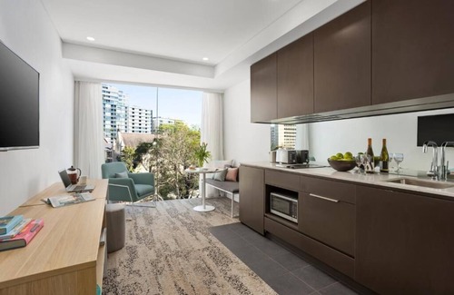 North Sydney Apartment | Executive Studio at Miller Street, North Sydney